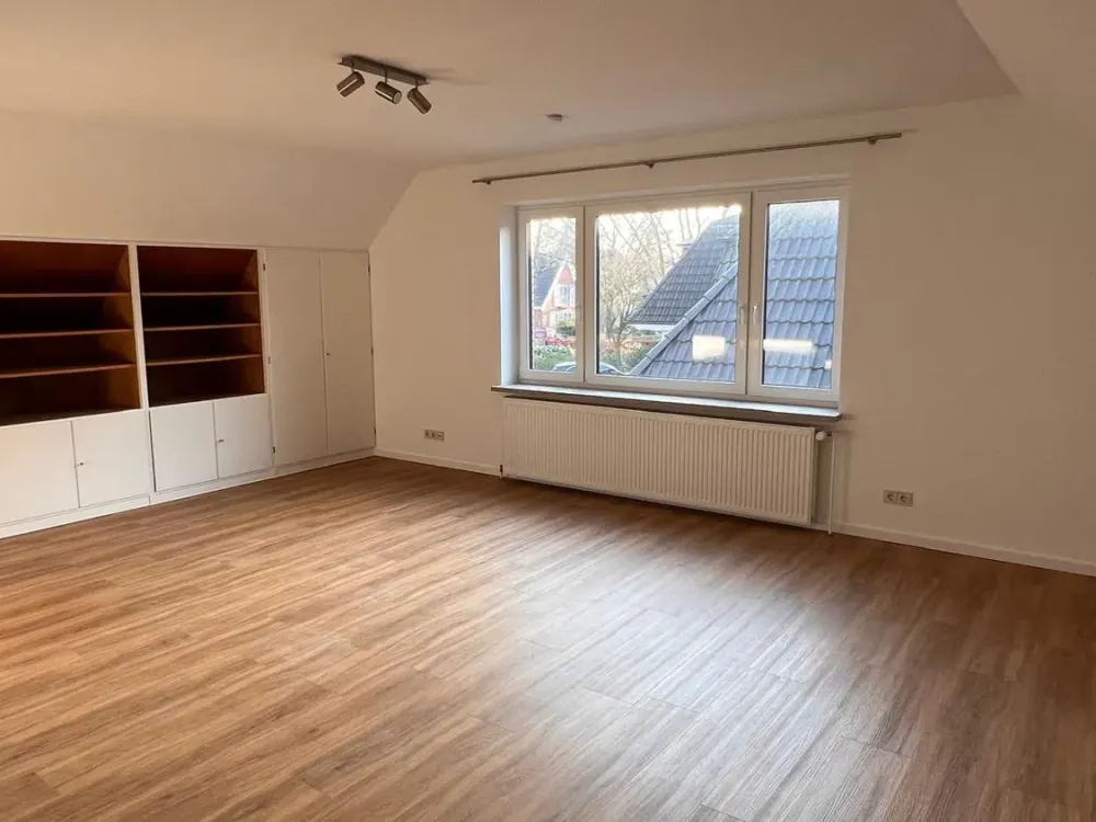 Bright 2.5-Room Apartment in Hamburg-Niendorf - First Occupancy After Renovation -