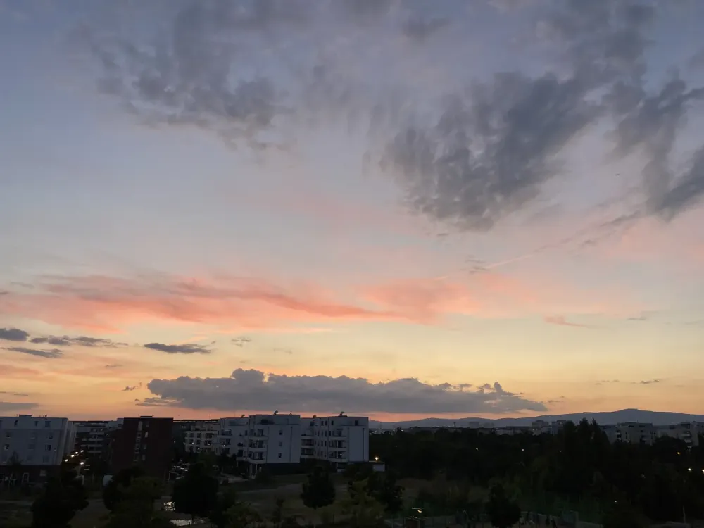 Luxuriöse 3-Zimmer-Wohnung im 3. OG mit Balkon im Europaviertel