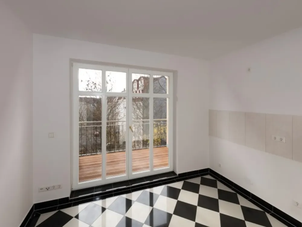 Hochwertig sanierte 3-Zimmer-Wohnung im denkmalgeschützten Altbau Nähe Stünzer Park !