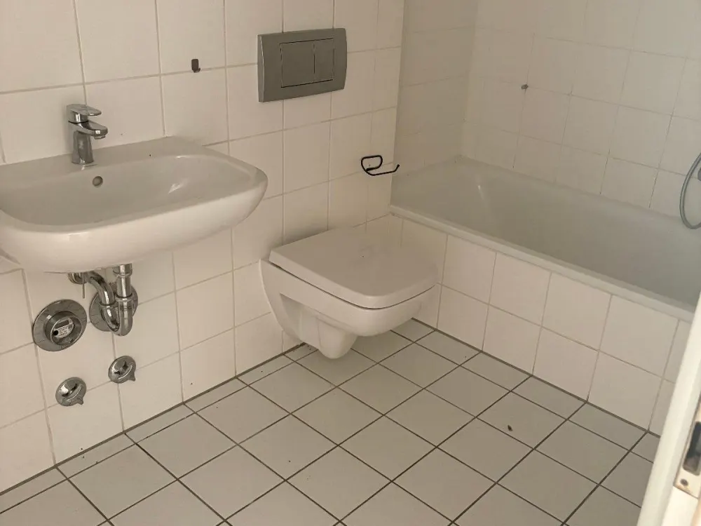 Ruhige 2 Zimmer Wohnung mit Gartenterasse und KFZ- Einstellplatz