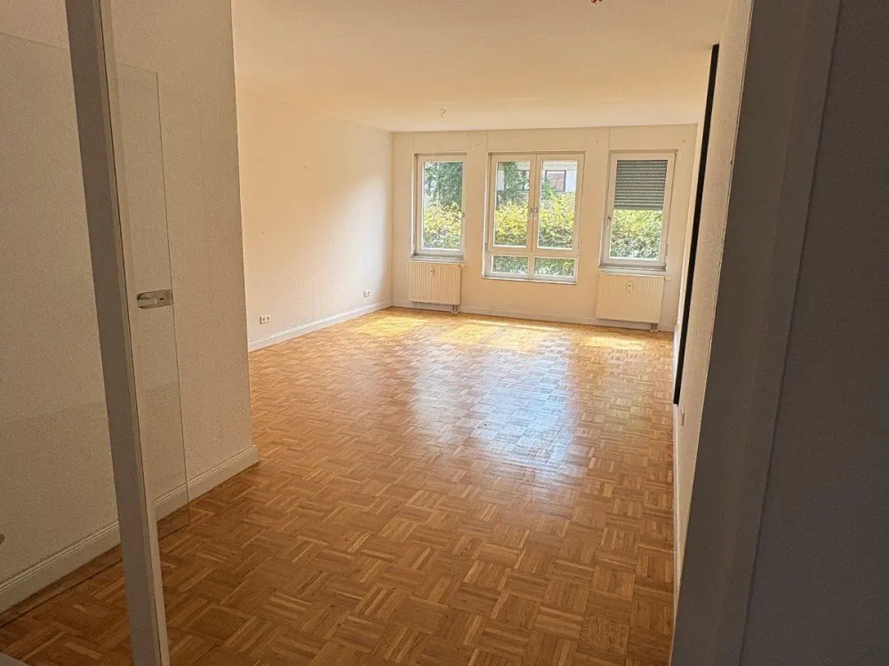 Ruhige 2 Zimmer Wohnung mit Gartenterasse und KFZ- Einstellplatz