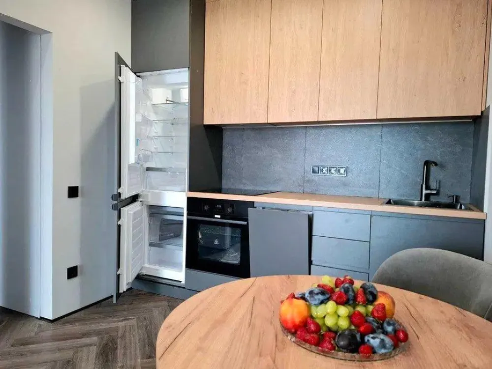 2-Zimmer-Wohnung zu vermieten, auch an ausländische Mieter.