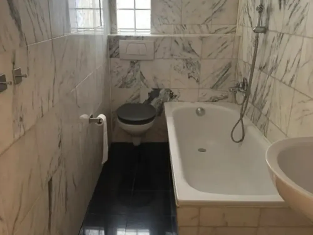 Barmbek-Süd: 2,5-Zimmer-Altbau: Wohngemeinschaft möglich.