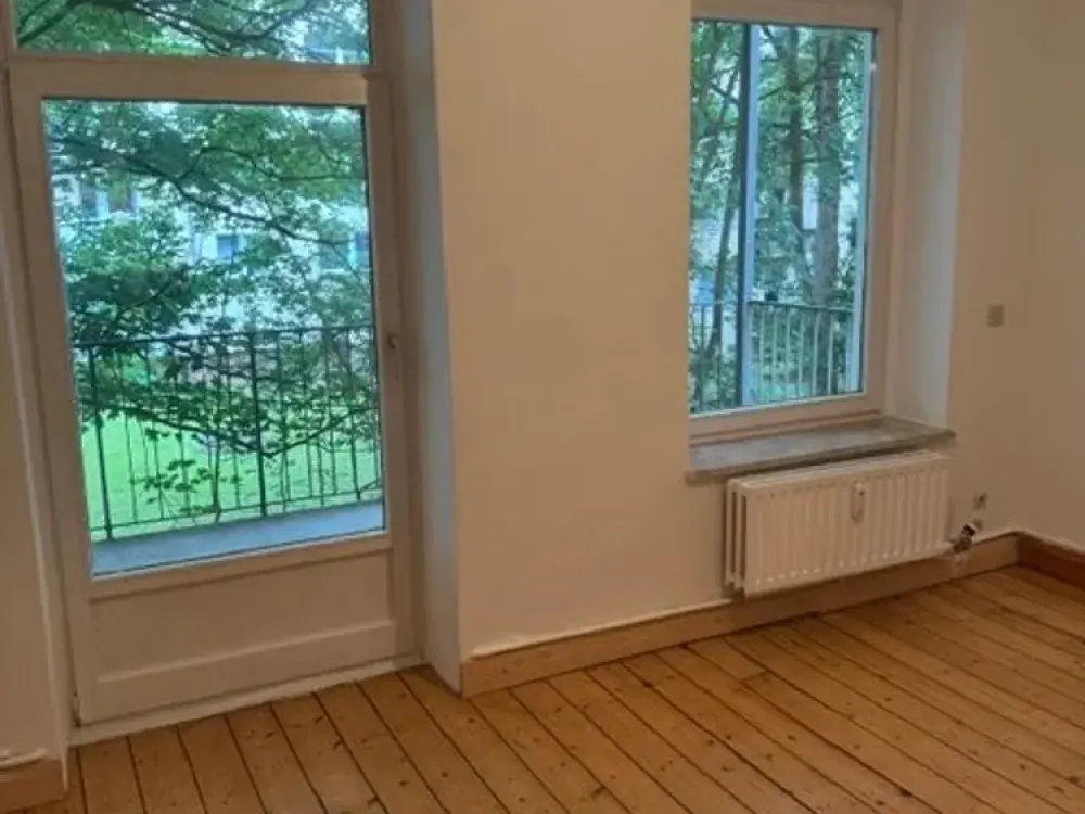 Barmbek-Süd: 2,5-Zimmer-Altbau: Wohngemeinschaft möglich.