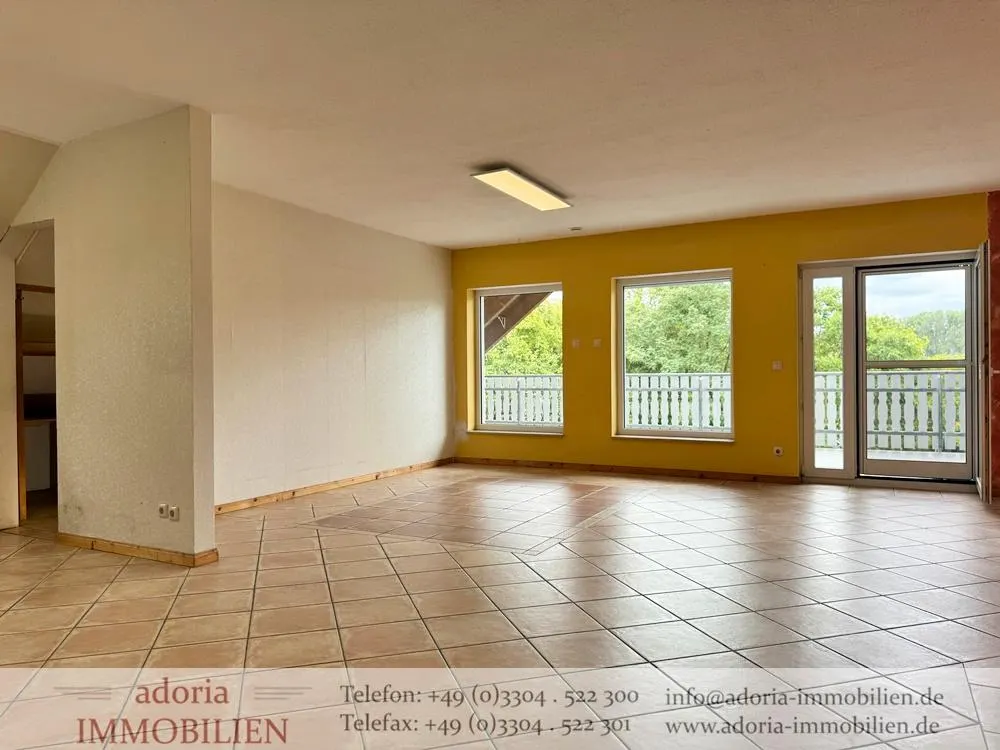 * Große 3-Zimmer-Wohnung mit Balkon und traumhaftem Blick in die Natur * ab sofort * Bötzow *