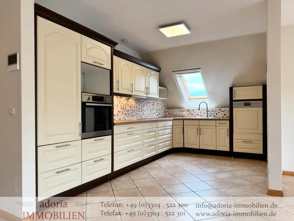 * Große 3-Zimmer-Wohnung mit Balkon und traumhaftem Blick in die Natur * ab sofort * Bötzow *