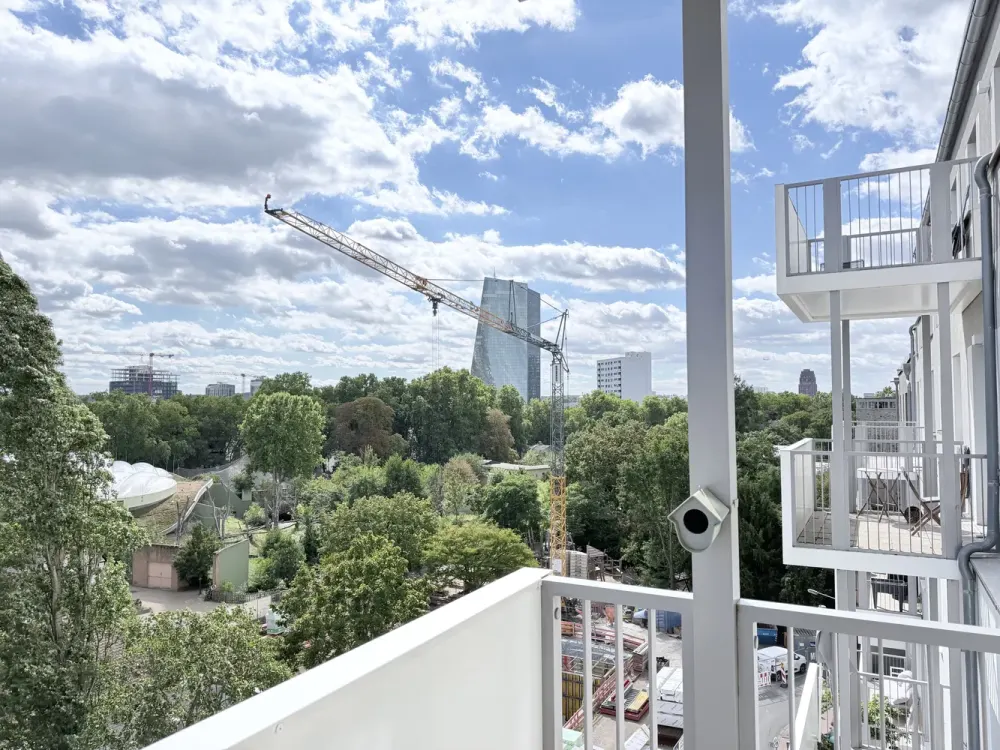 Helle 2-Zimmer-Wohnung mit großzügigem Eingangsbereich und Weitblick