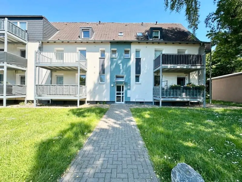 Perfekt für 1 Person: 2-Zimmer-Wohnung mit großem Balkon!
