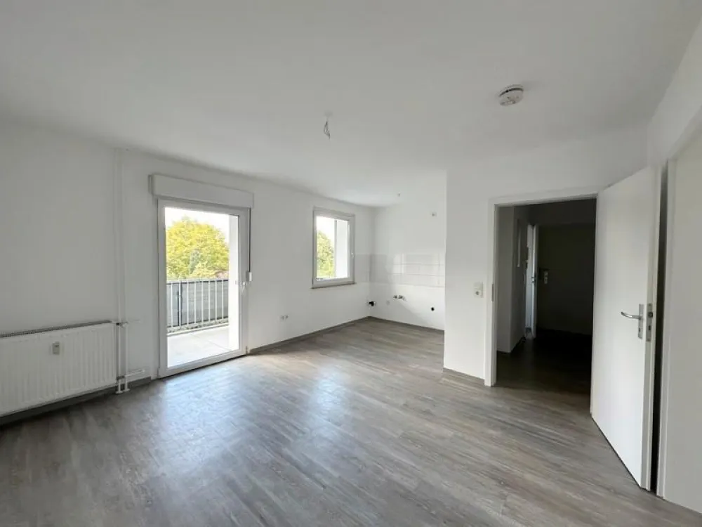 Perfekt für 1 Person: 2-Zimmer-Wohnung mit großem Balkon!