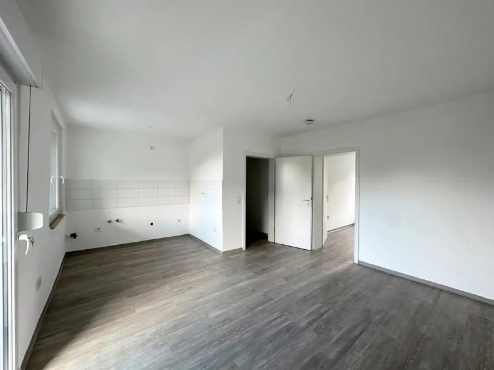 Perfekt für 1 Person: 2-Zimmer-Wohnung mit großem Balkon!