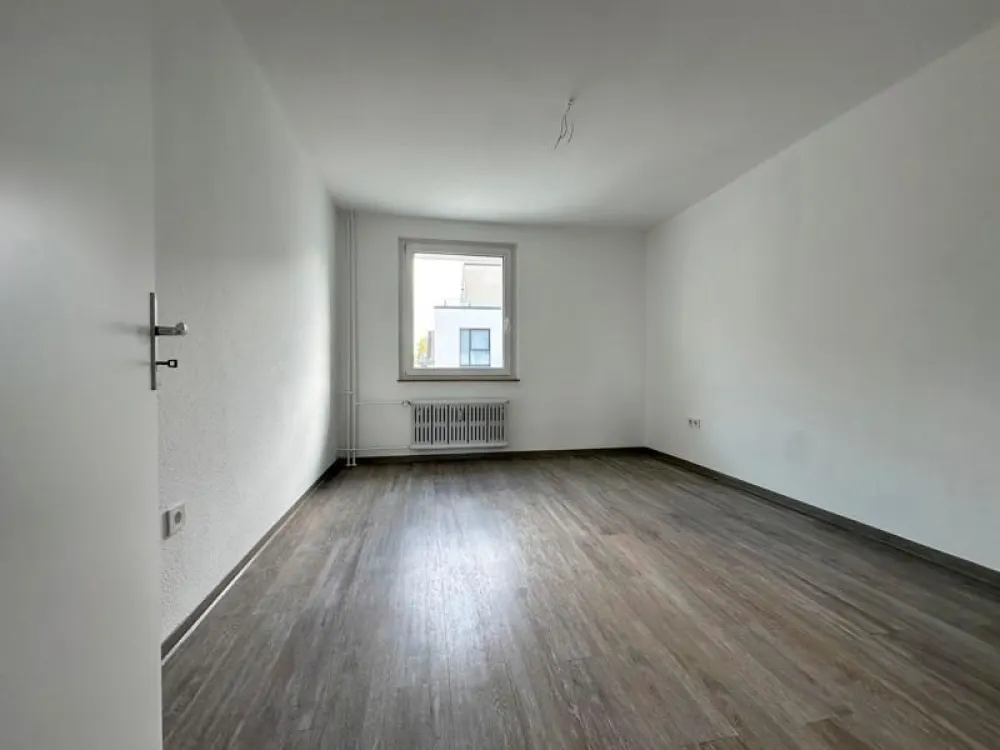 Perfekt für 1 Person: 2-Zimmer-Wohnung mit großem Balkon!