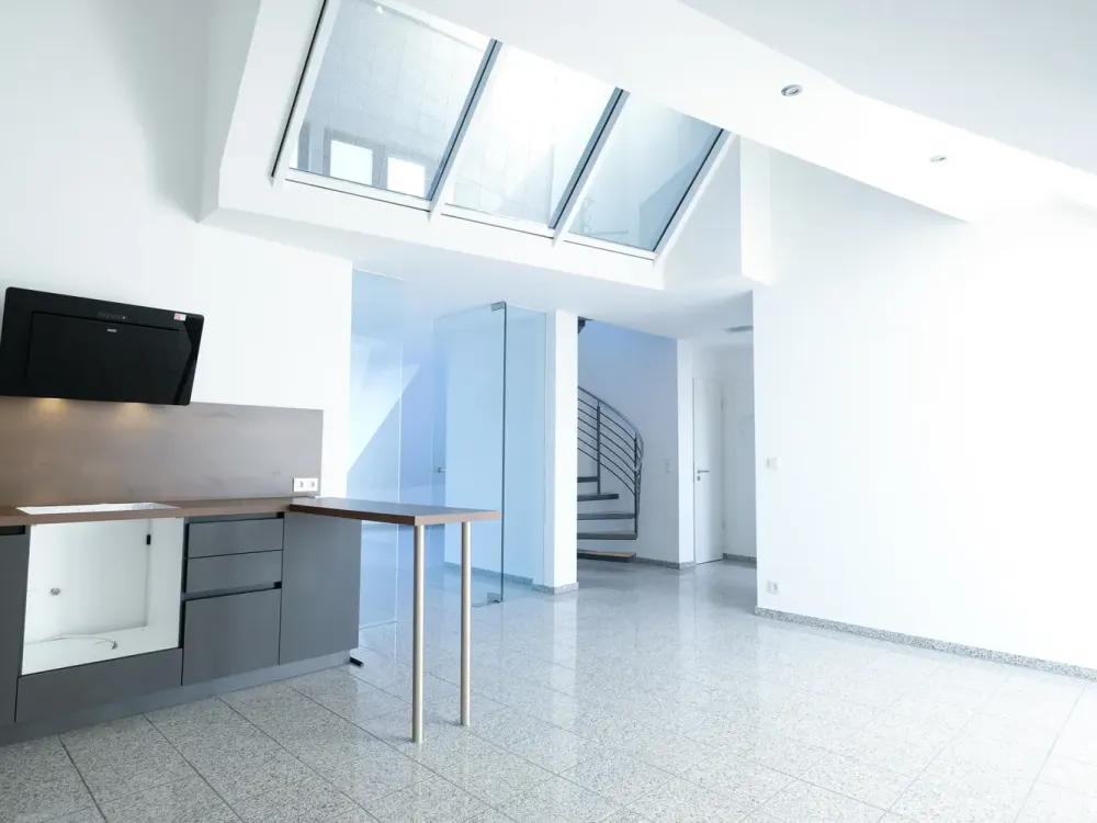 Architekten-Maisonette mit Balkon und unverbaubarer Blick ins Grüne in Köln-Poll