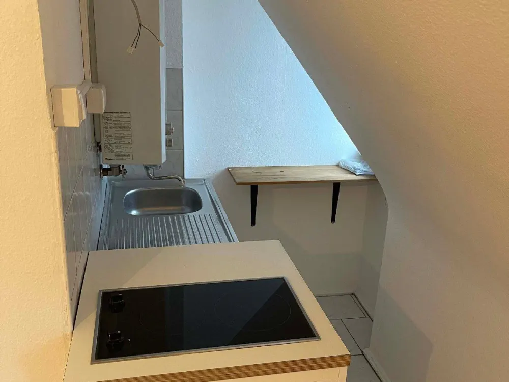 Sehr gepflegtes 1 Zimmer Appartement im 4.OG zentral
