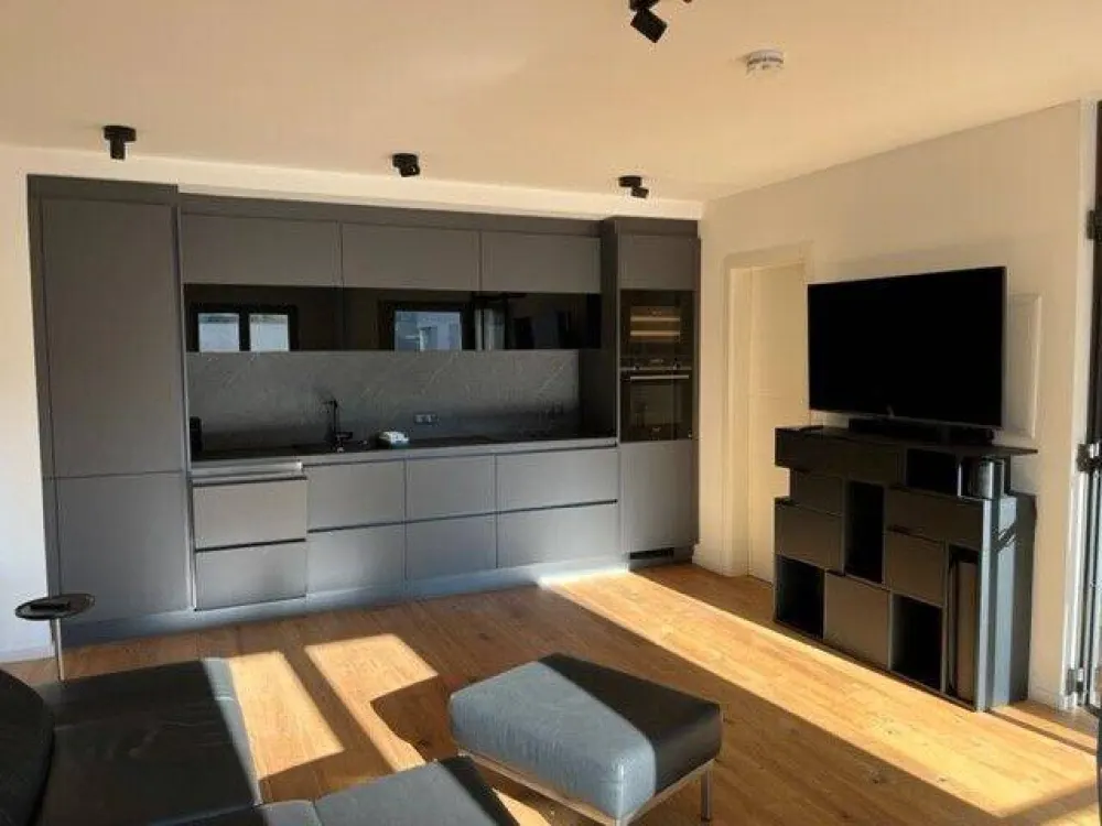 Extravagant Möbliert | Apartment mit Balkon - EBK - Stellplatz uvm.