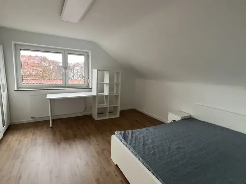 schönes Zimmer in 3 er WG in Stuttgart-Feuerbach