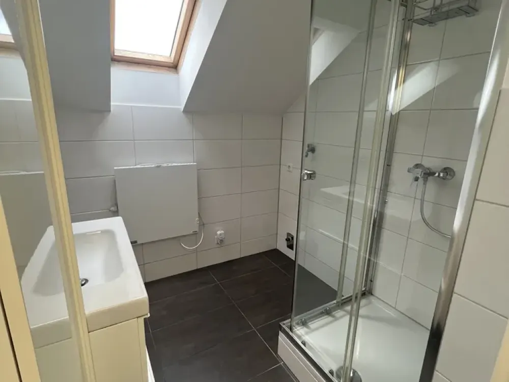 schönes Zimmer in 3 er WG in Stuttgart-Feuerbach