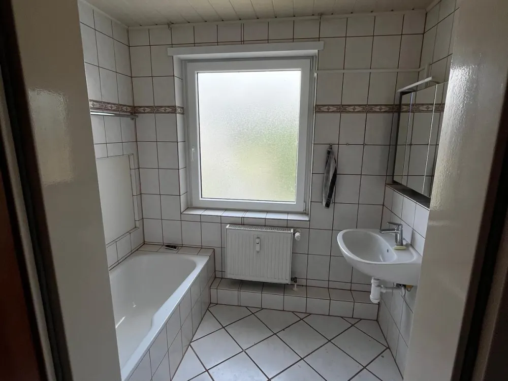 WG-geeignete 4-Zimmer-Wohnung, Saarbrücken-Eschberg mit Balkon