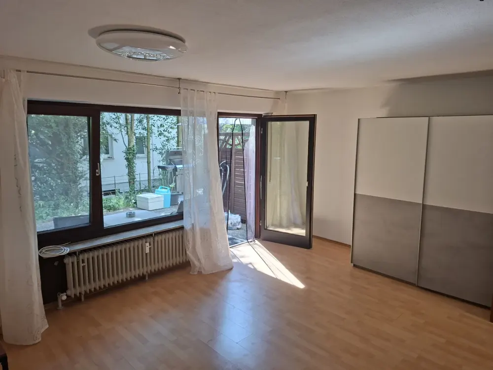 1 Zimmer Terassenwohnung mit separaten Bad in Stg- Sillenbuch.