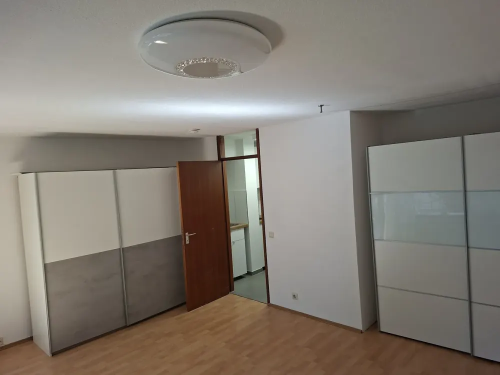 1 Zimmer Terassenwohnung mit separaten Bad in Stg- Sillenbuch.
