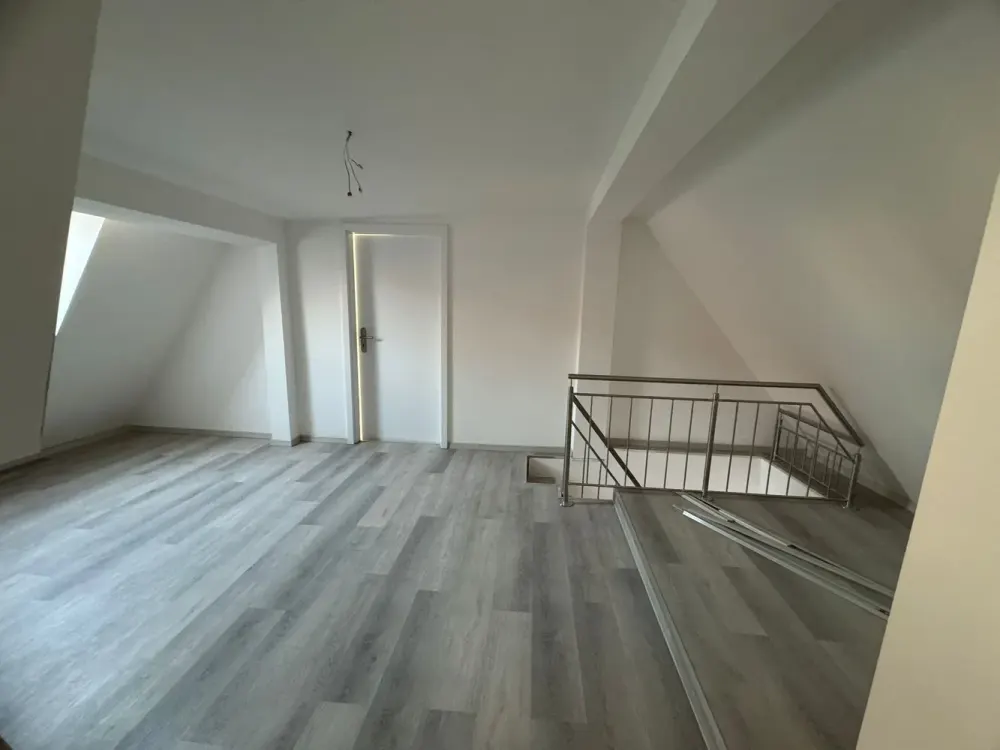Stilvolle 4,5 Zimmer Maisonette-Wohnung in der Stadtmitte, Erstbezug nach Kernsanierung
