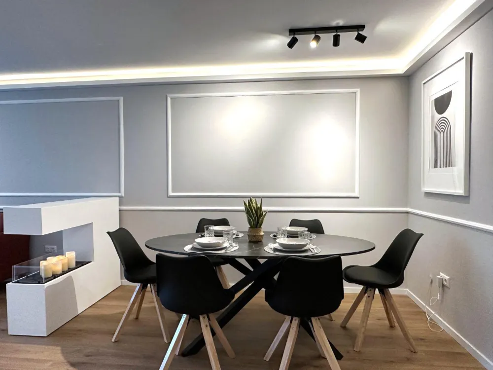 Stilvoll möblierte 2-Zimmer-Wohnung, Erstbezug nach Sanierung