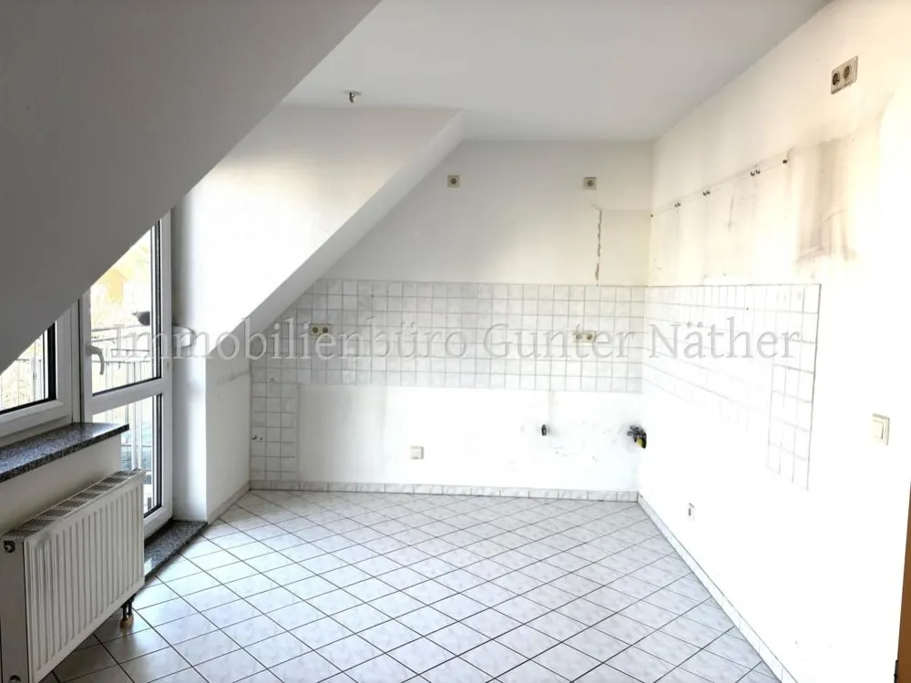 Feine Zwei-Zimmer Wohnung mit herrlichem Balkonblick und TG -Stellplatz!