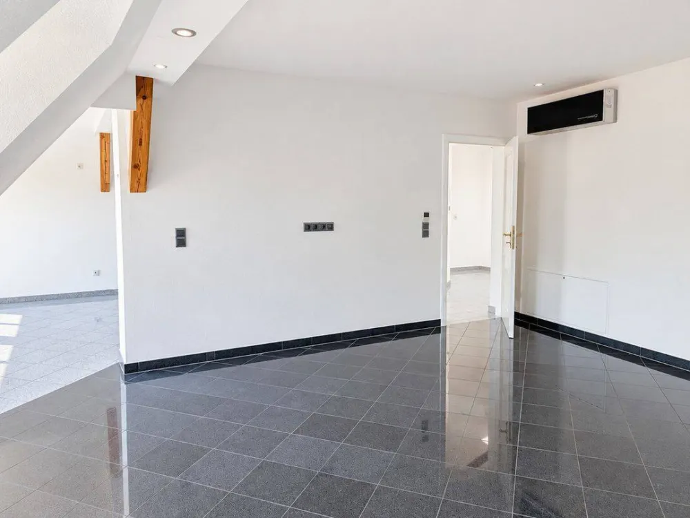 Villa Balustrada Wassergrundstück DG-WE an der weißen Elster, 2xBad, Granit, Einbauspiegel, Klima