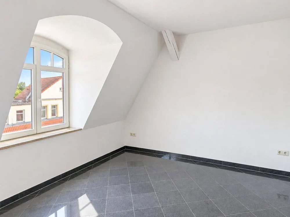 Villa Balustrada Wassergrundstück DG-WE an der weißen Elster, 2xBad, Granit, Einbauspiegel, Klima