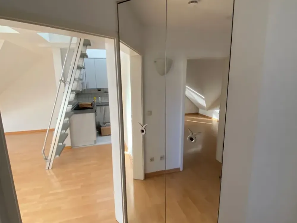 Helle 2-Zimmer-Wohnung mit Süd-West-Balkon und zusätzlicher Galerie