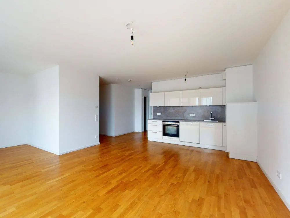 Große 2-Zimmer-Wohnung mit EBK & Balkon
