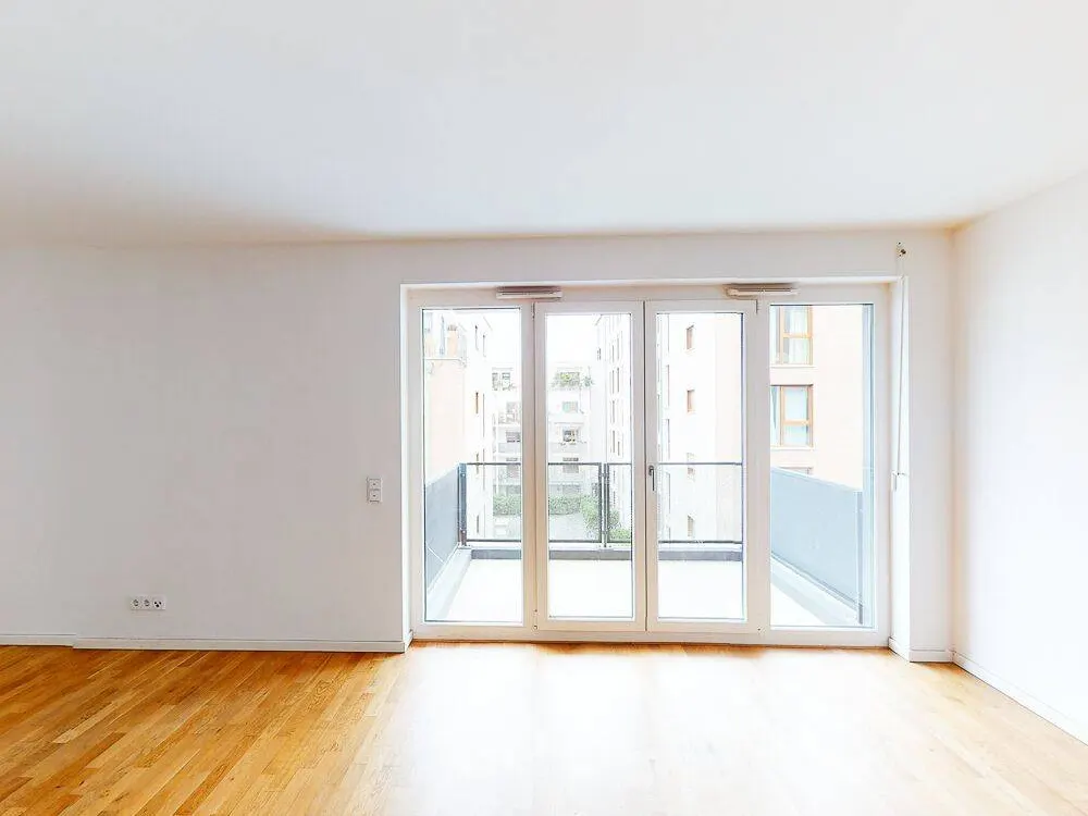 Große 2-Zimmer-Wohnung mit EBK & Balkon