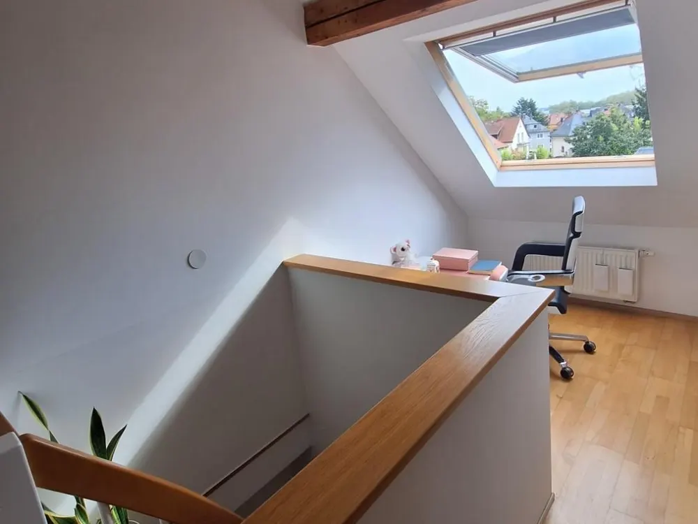 Hochwertig sanierte Maisonette-Wohnung mit 3 Zimmern, Garten und Stellplatz inklusive