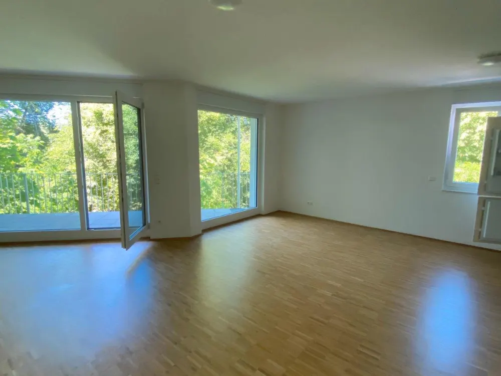 Exclusive 3-Room Apartment with Green View in Second Occupancy