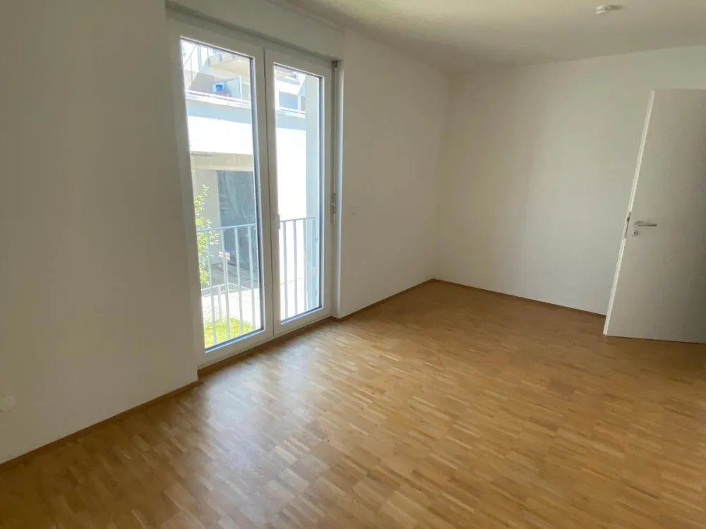 Exclusive 3-Room Apartment with Green View in Second Occupancy