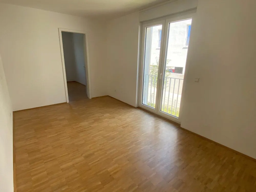 Exclusive 3-Room Apartment with Green View in Second Occupancy
