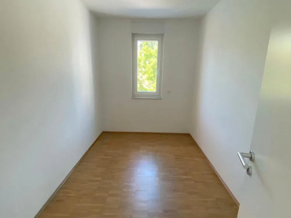 Exclusive 3-Room Apartment with Green View in Second Occupancy