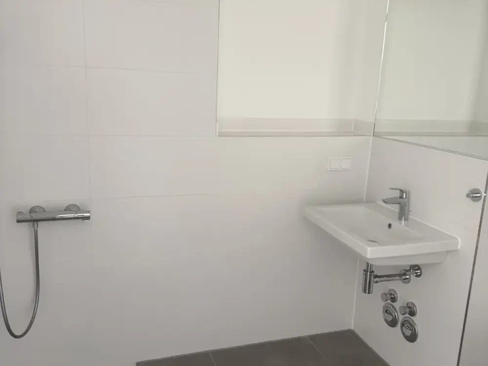 SCHICKES APARTMENT IM NEUBAU NAHE S-BAHNHOF SPRINGPFUHL!