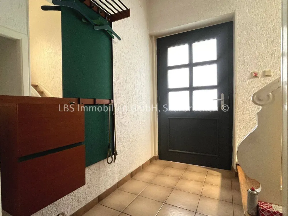 Großzügige 4-ZKB-Wohnung in gefragter Lage nahe der Uni für 1 Jahr zu vermieten!