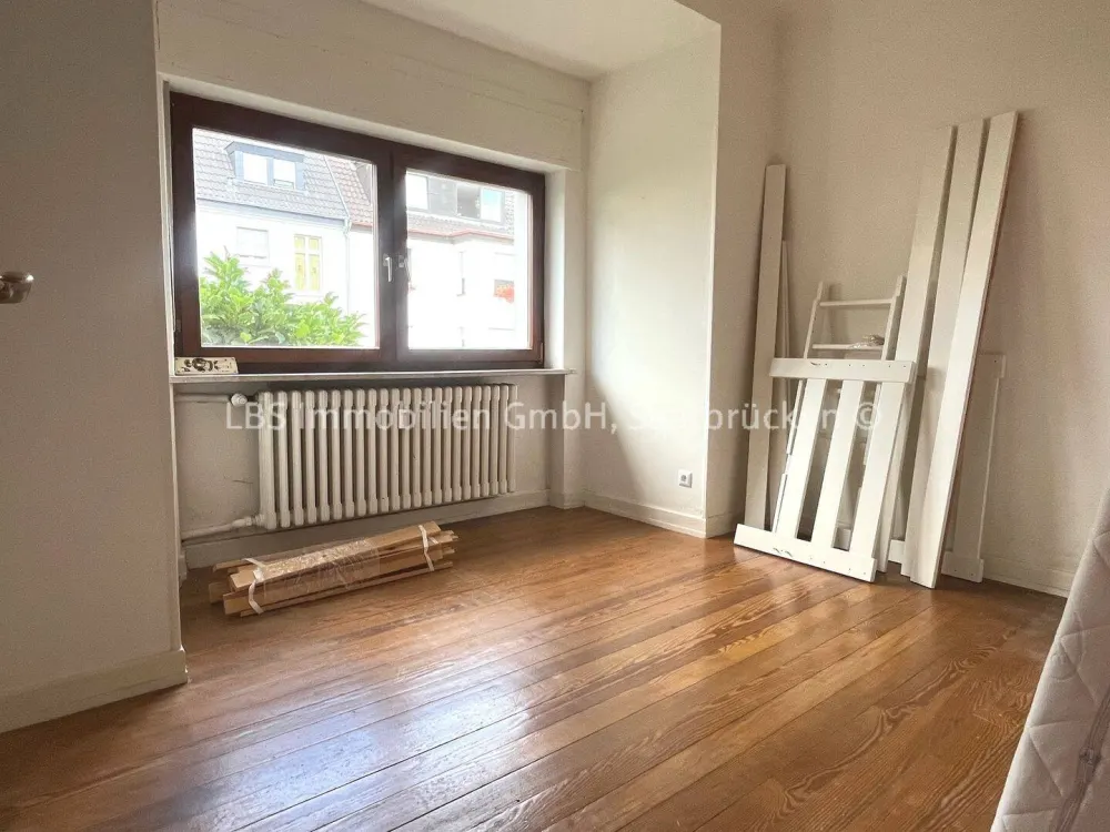 Großzügige 4-ZKB-Wohnung in gefragter Lage nahe der Uni für 1 Jahr zu vermieten!