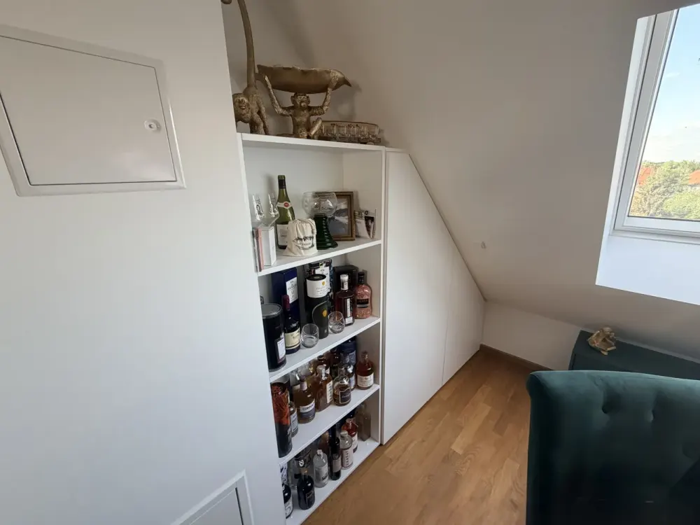 Exklusives Penthouse mit 17 m² Dachterrasse, Kamin & Aufzug | 60 Monate mietstabil | Altlindenau