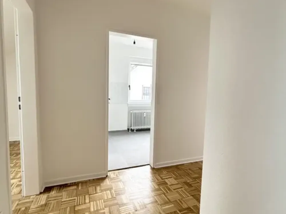 First-class renovated: 3-room apartment in Pattensen