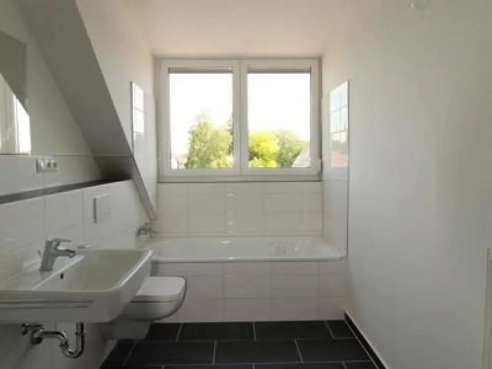 Wow! Very bright 3-room attic apartment with balcony