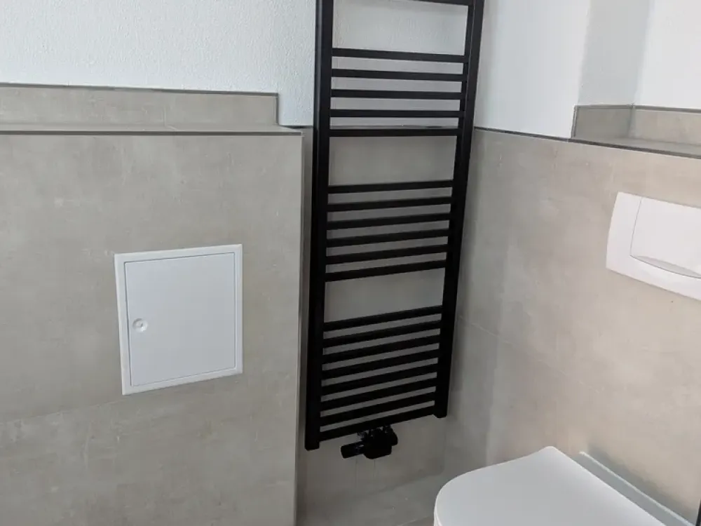 Modernisierte Wohnung mit vier Zimmern und Stellplatz in Müglitztal