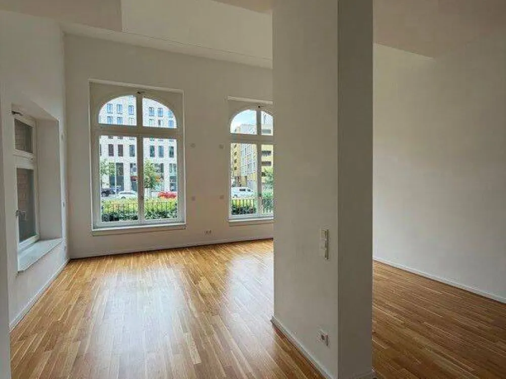 Zentrale 3,5-Raum-Wohnung: Einbauküche und Terrasse