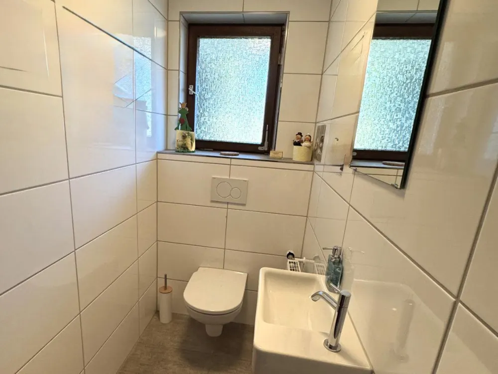 Sonnige 4,5 Zimmer-Wohnung mit herrlichem Blick ins Grüne (1.OG)