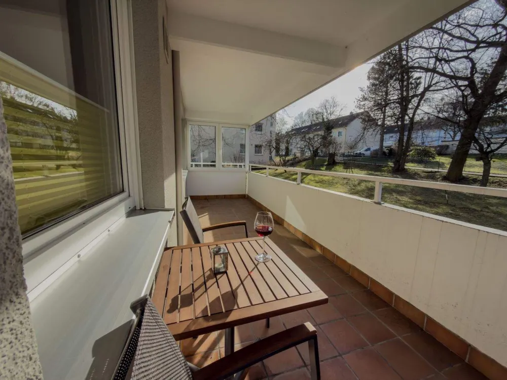 Bad Wilhelmshöhe stylish apartment with balcony and fitted kitchen
