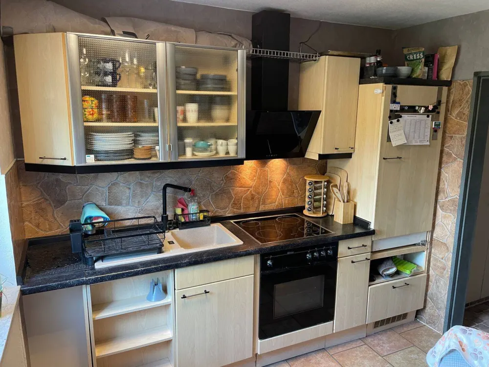 3 Zimmer Wohnung mit Elektrischer Garage + Stellplatz