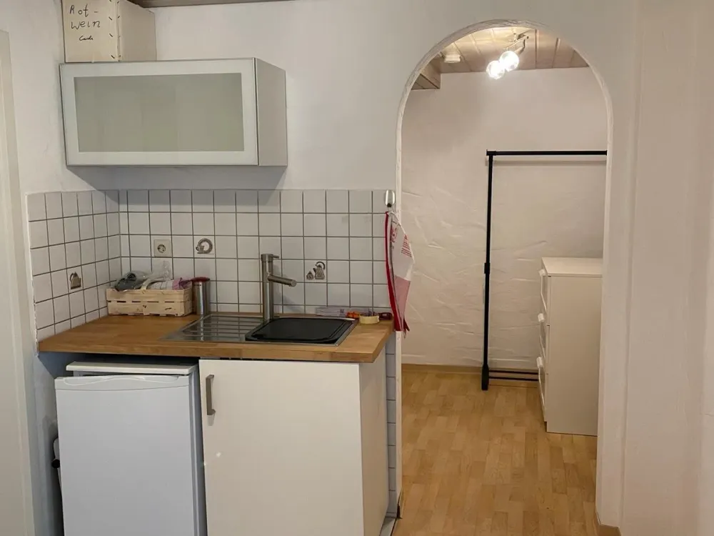 RV Mitte: Small Furnished Apartment Available Temporarily from Mid-September