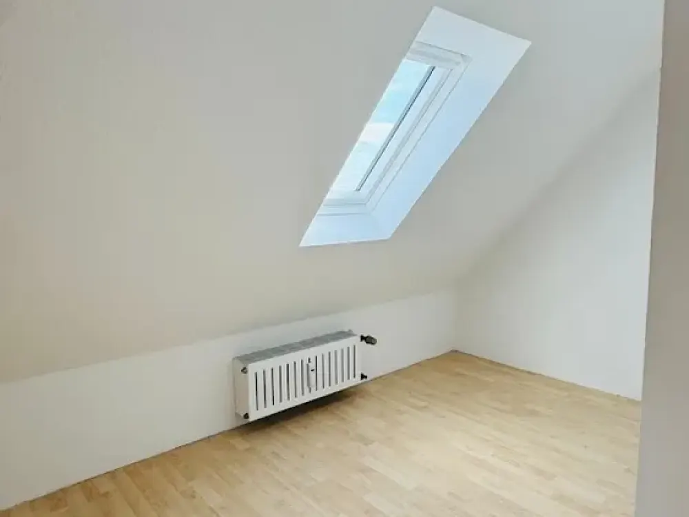 Paare aufgepasst: Helle Maisonette Wohnung in Hassels!