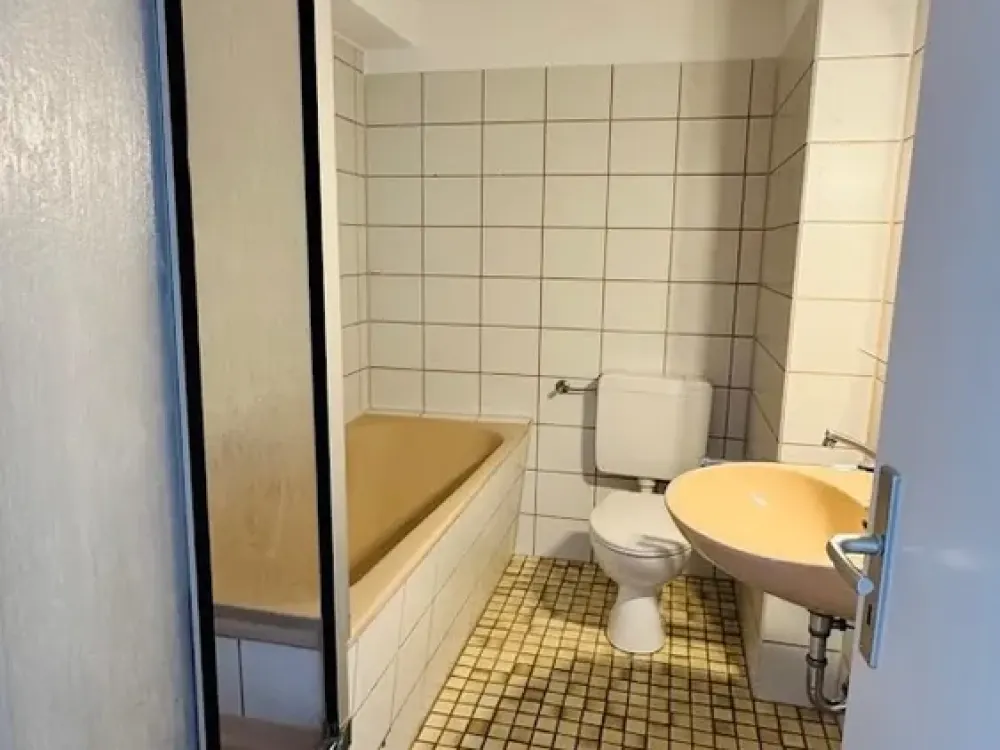 Paare aufgepasst: Helle Maisonette Wohnung in Hassels!